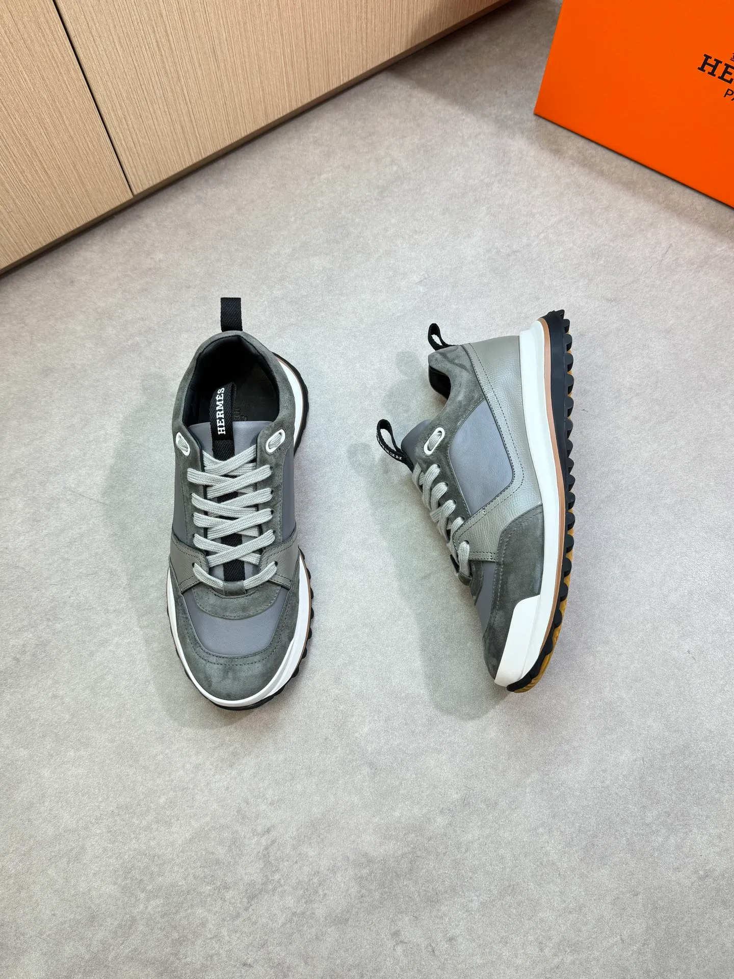 Men's shoes 💰740 [HERMES] Hermès - High-end quality original single casual sports shoes - Upper: 🔝 Nappa calfskin, palm-print cowhide, suede sheepskin leather, tongue. Heel. Brand logo webbing - Lining: brand canvas, foot pad; water-dyed cowhide - Outsole: ultra-light T men's shoes 💰U foam rubber; two-color molded outsole -Ultra-high quality control·Fine workmanship: highlighted (high-end·nobility·grade) -Size: 39-44 (38, 45, can be customized)·0118